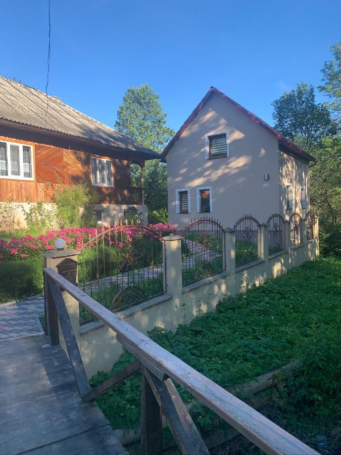 Cottage house Podobovets Exterior photo