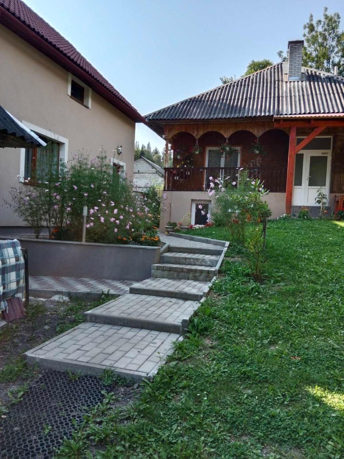 Cottage house Podobovets Exterior photo